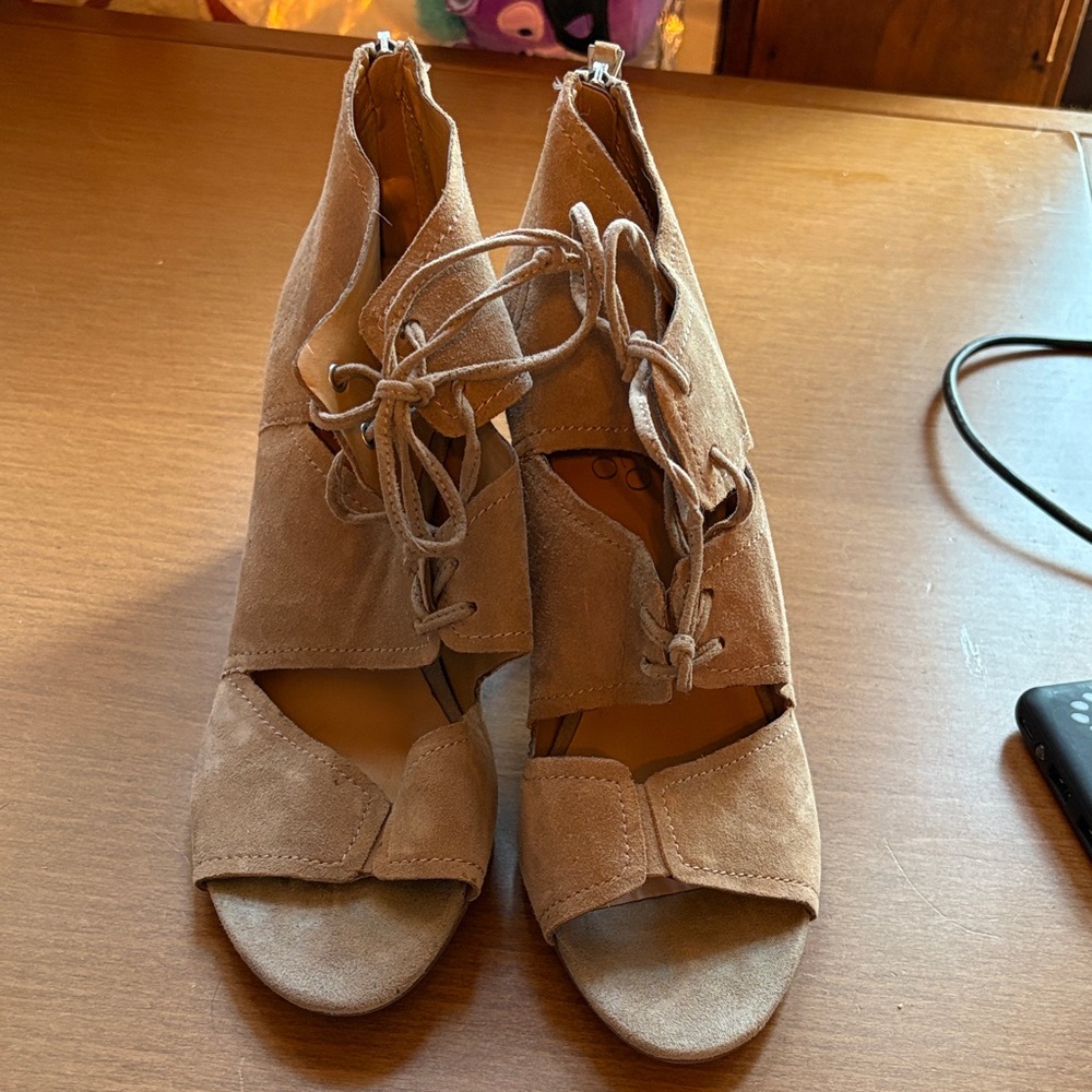 Franco Sarto Women's Tan Suede Lace-Up Sandals size 7.5